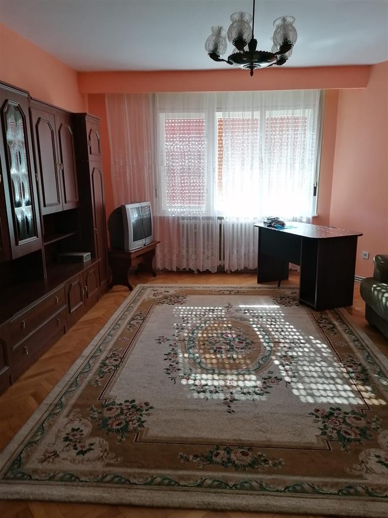 Apartament 3camere Central spre inchiriere