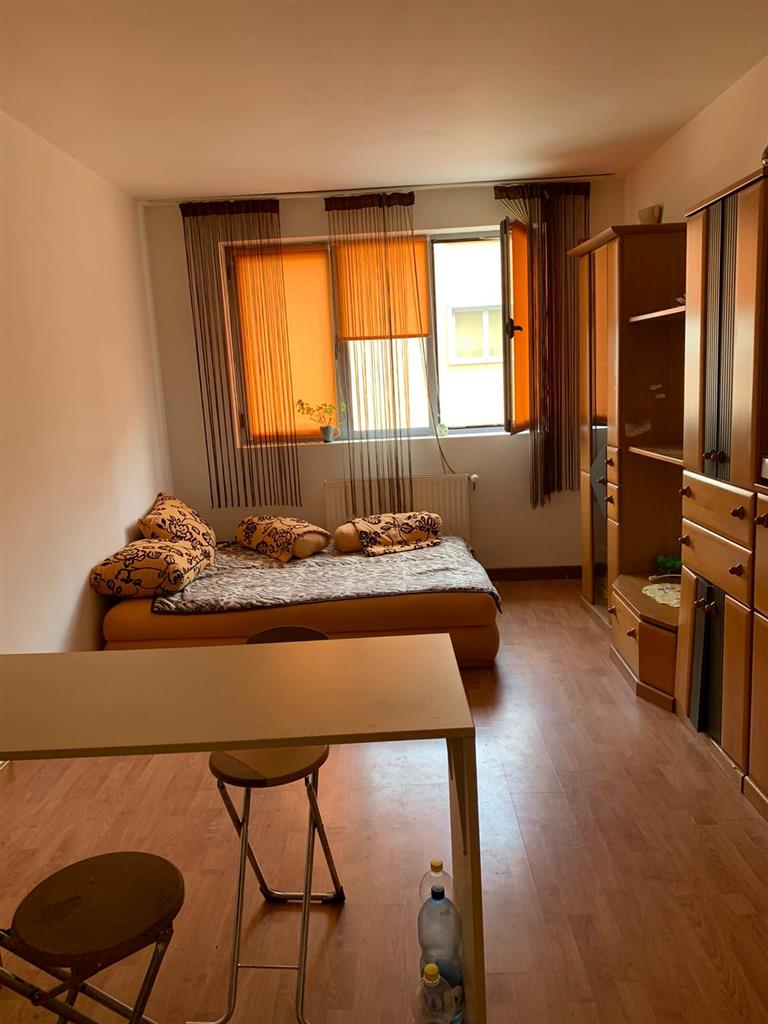 De inchiriat: Apartament cu 2 camere in zona Closca