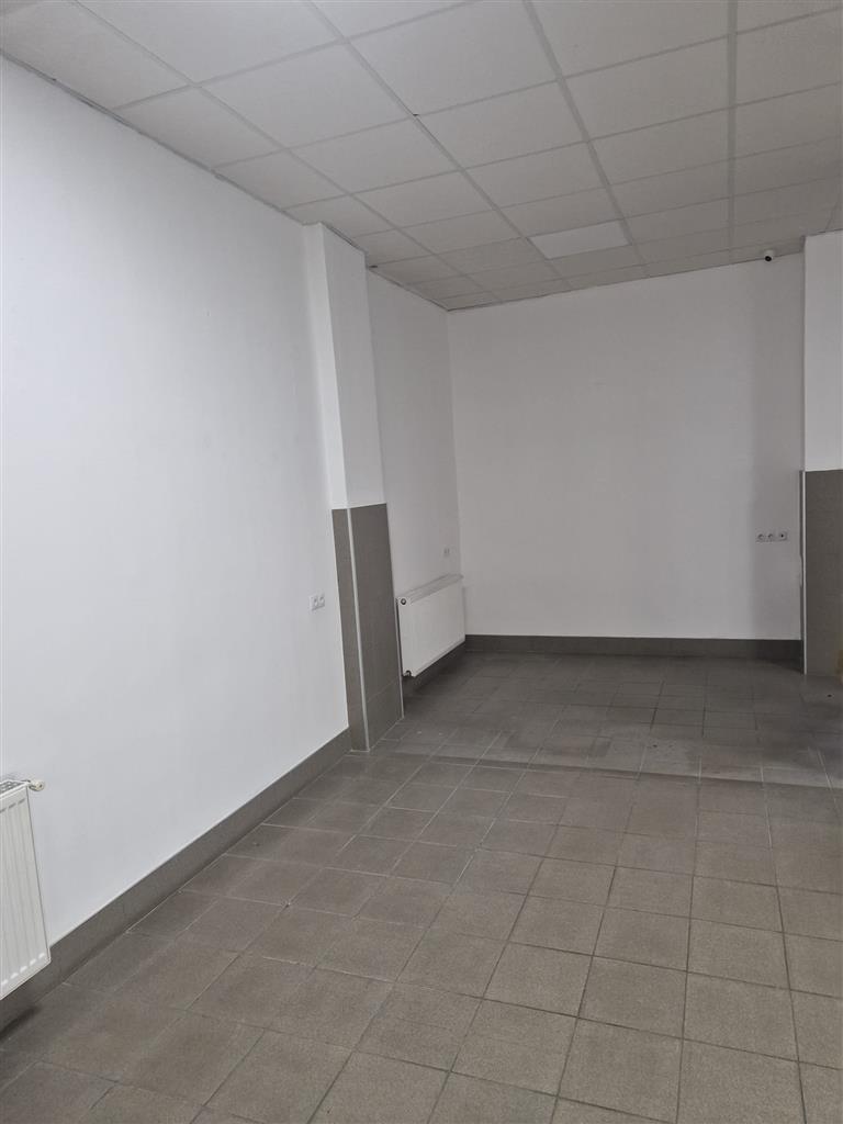 De inchiriat spatiu comercial ( birouri)