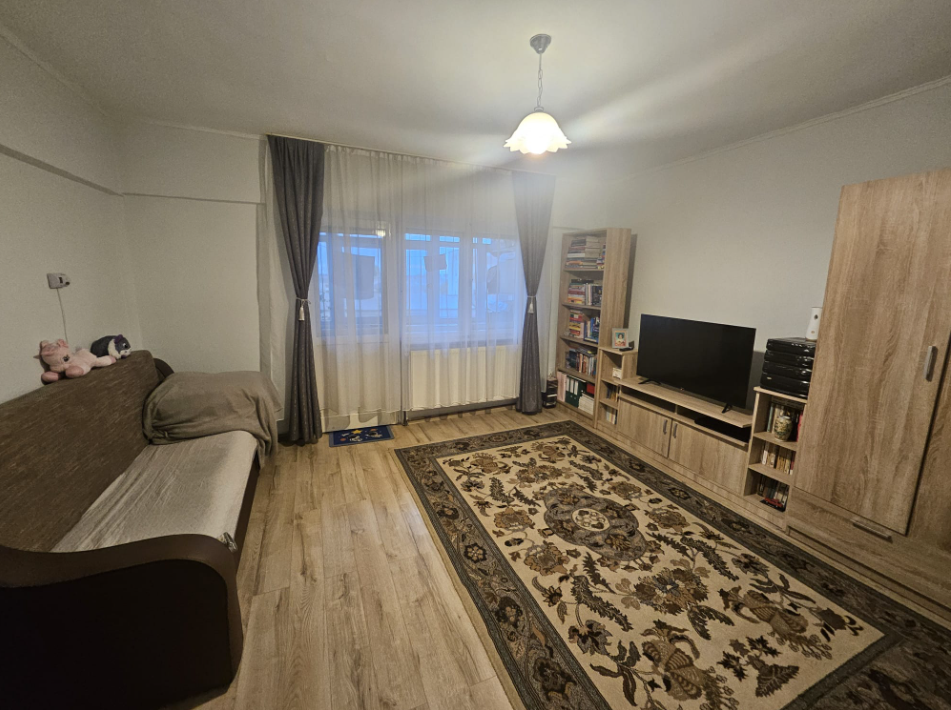 Apartament 2 camere decomandat de vanzare in Satu Mare  Micro 15, 56 mp, Izolat Extern, Partial Mobilat